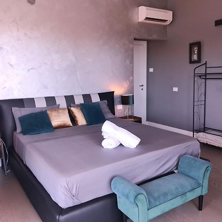 Penthouse Genneruxi Hotel กาญารี ภายนอก รูปภาพ