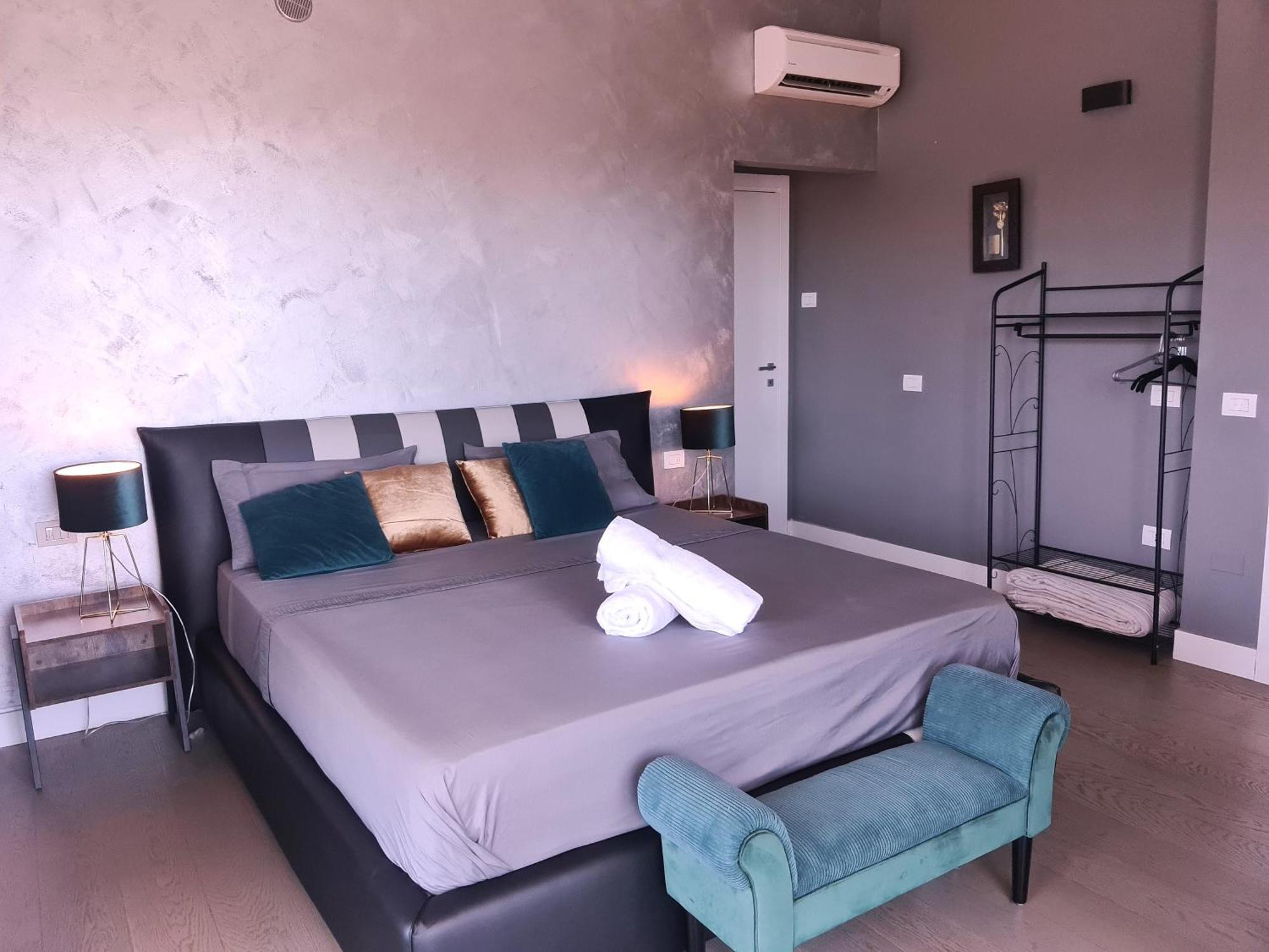 Penthouse Genneruxi Hotel กาญารี ภายนอก รูปภาพ