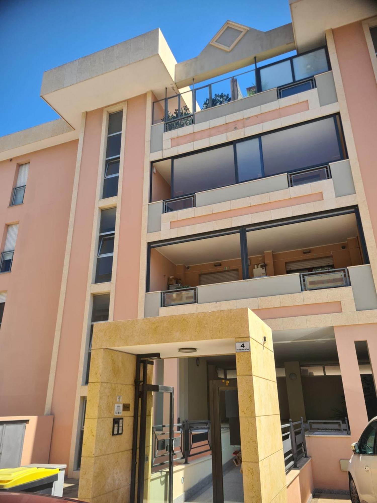 Penthouse Genneruxi Hotel กาญารี ภายนอก รูปภาพ