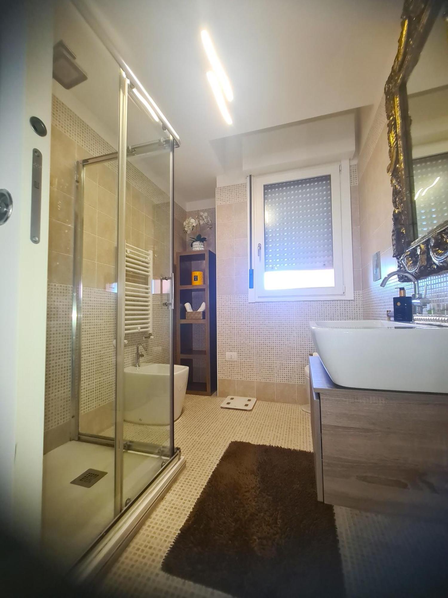 Penthouse Genneruxi Hotel กาญารี ภายนอก รูปภาพ